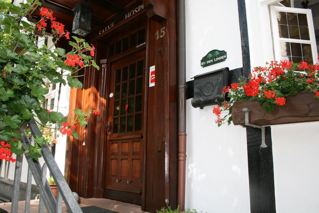 Hotel Gasthof Zu Den Linden Oberhundem Buitenkant foto